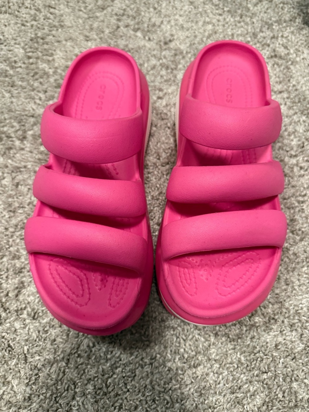 Croc platform sandals pink